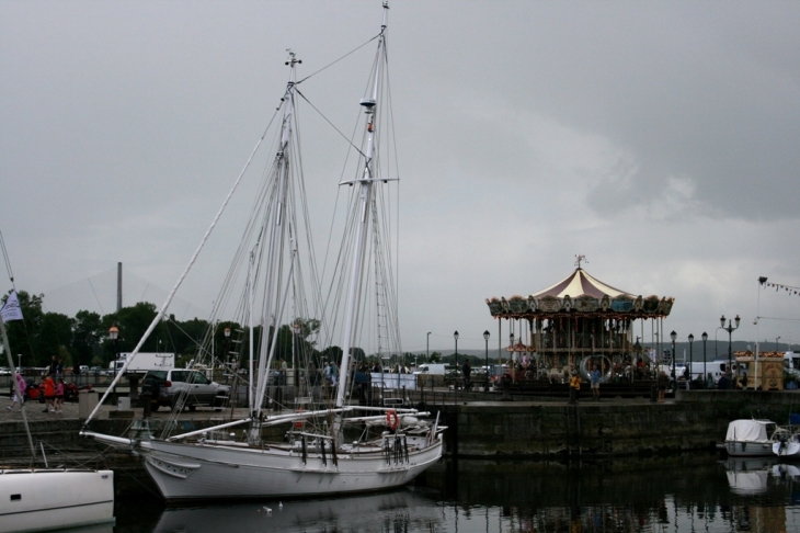 Manège au bord du basin - Honfleur