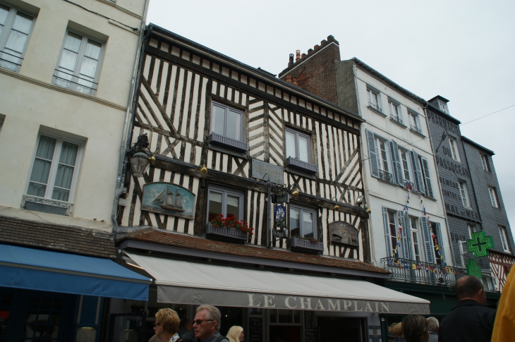 Dans les rues de Honfleur