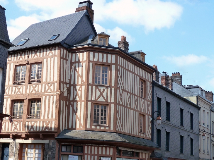 Place saint Léonard - Honfleur