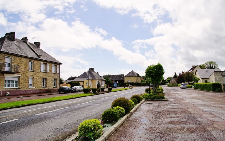 Le Village - Hottot-les-Bagues