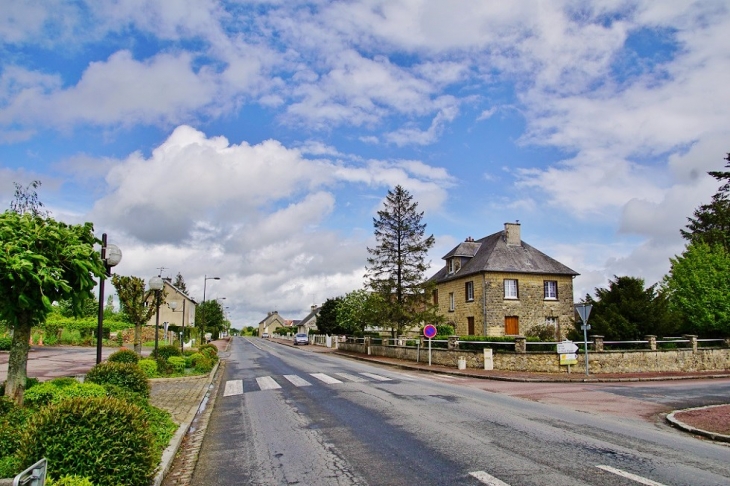 Le Village - Hottot-les-Bagues