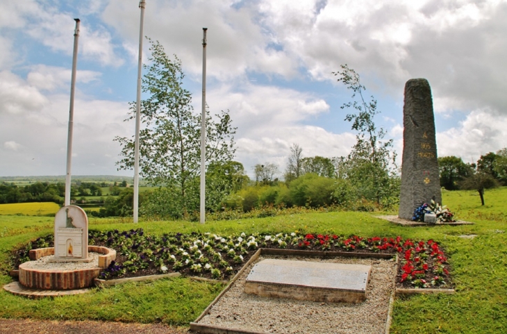 Monument-aux-Morts - Hottot-les-Bagues