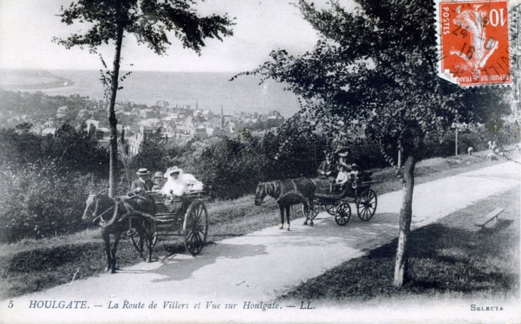 La route de Villers et vue sur Houlgate, vers 1916 (carte postale ancienne).