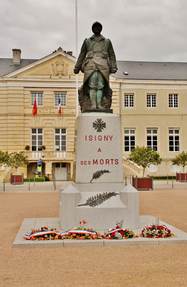 Monument-aux-Morts - Isigny-sur-Mer
