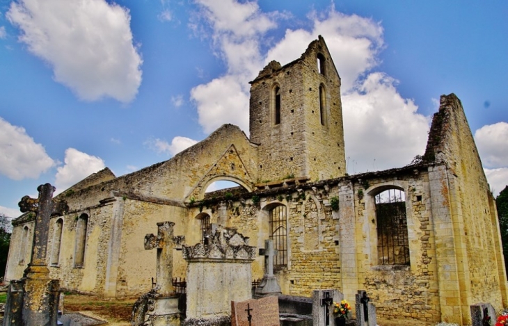 &église St Victor ( Ruines ) - Juaye-Mondaye