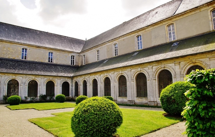 Abbaye Saint-Martin - Juaye-Mondaye