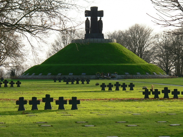 Le cimetière militaire allemand - La Cambe