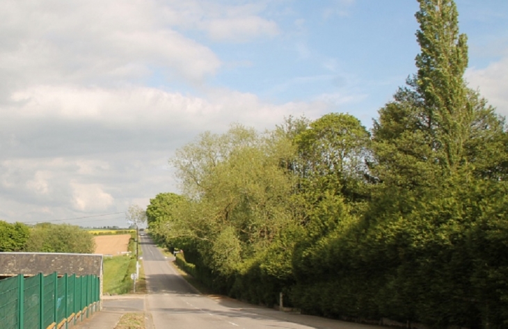 Le Village - Landes-sur-Ajon