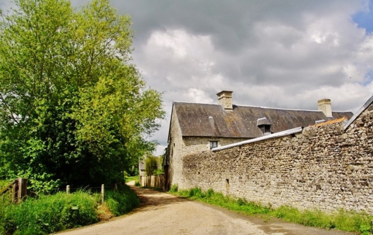 Le Village - Le Breuil-en-Bessin