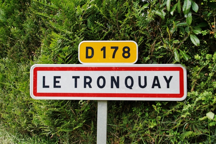  - Le Tronquay