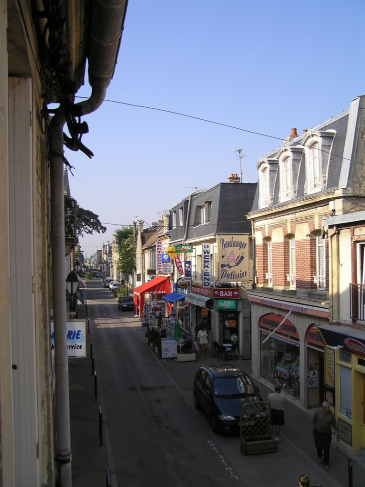 Rue-De-La-Mer, Luc-Sur-Mer