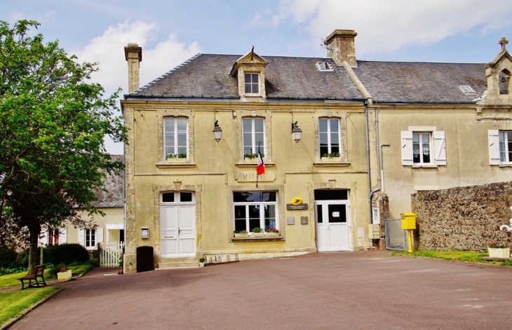 La Mairie - Neuilly-la-Forêt