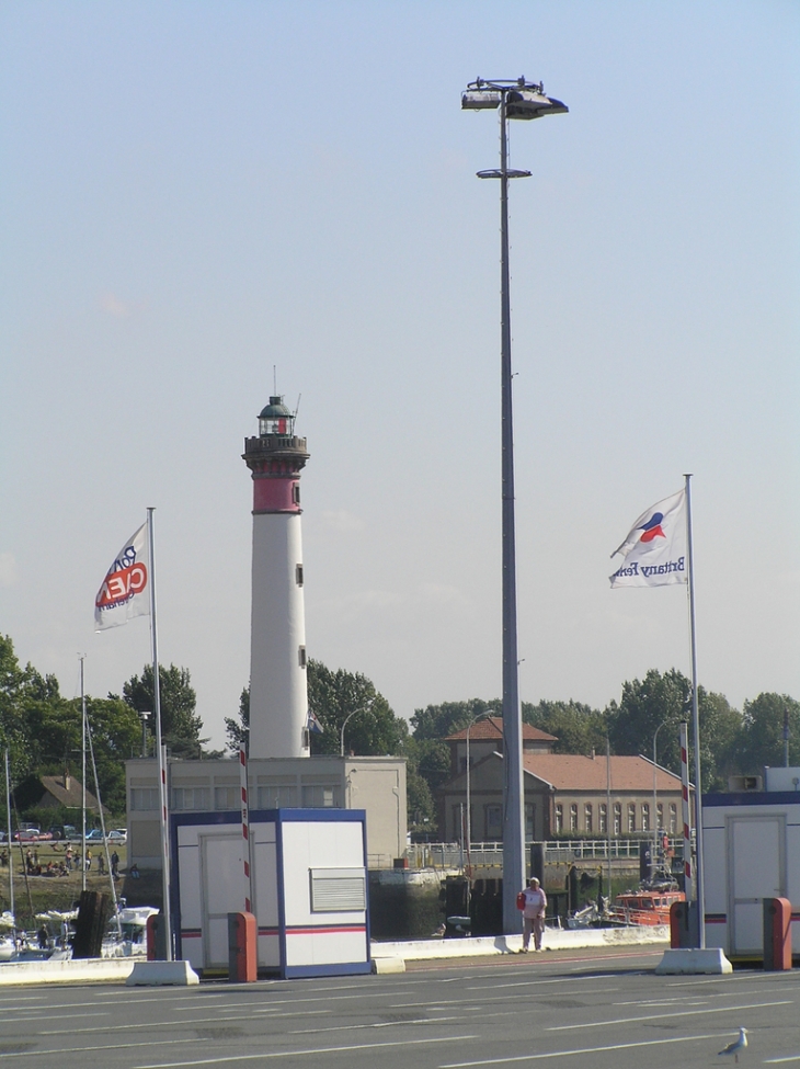 Le Phare a Oustreham - Ouistreham