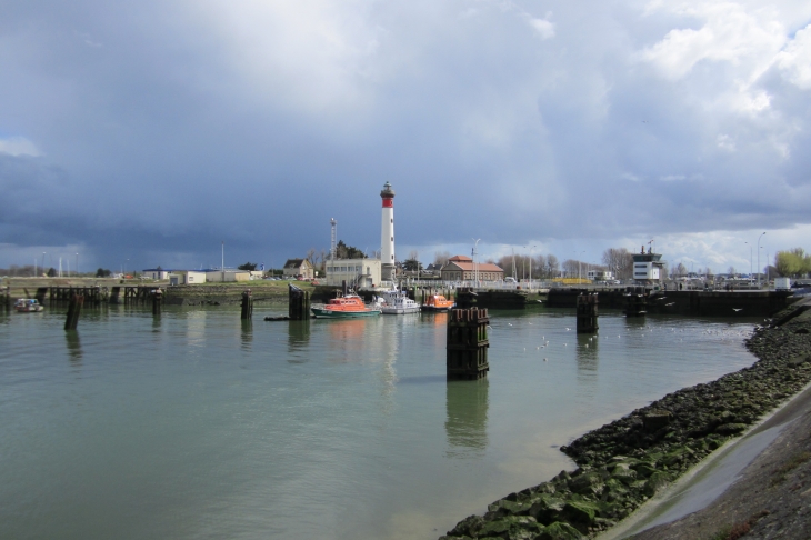 Le port de OUISTREHAM.