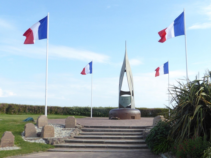 Riva Bella : le-monument-du-commandant-Kieffer - Ouistreham