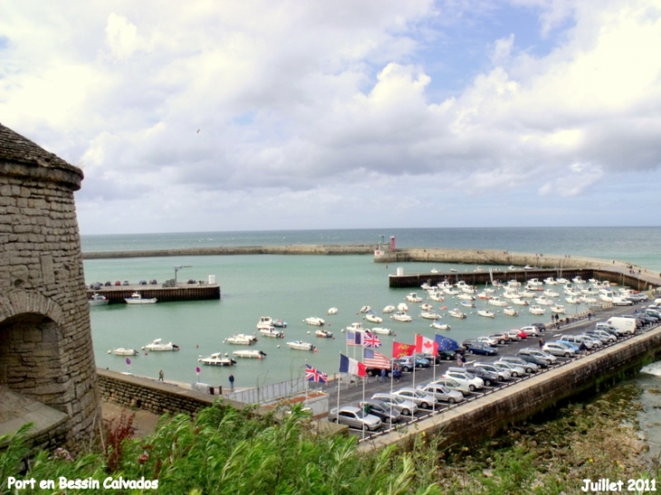 Vue sur le port de Plaisance - Port-en-Bessin-Huppain