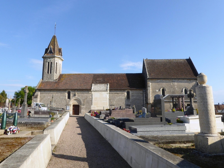 L'église - Saint-Aubin-d'Arquenay