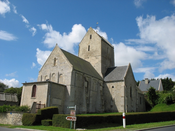 église vue de la route - Saint-Côme-de-Fresné