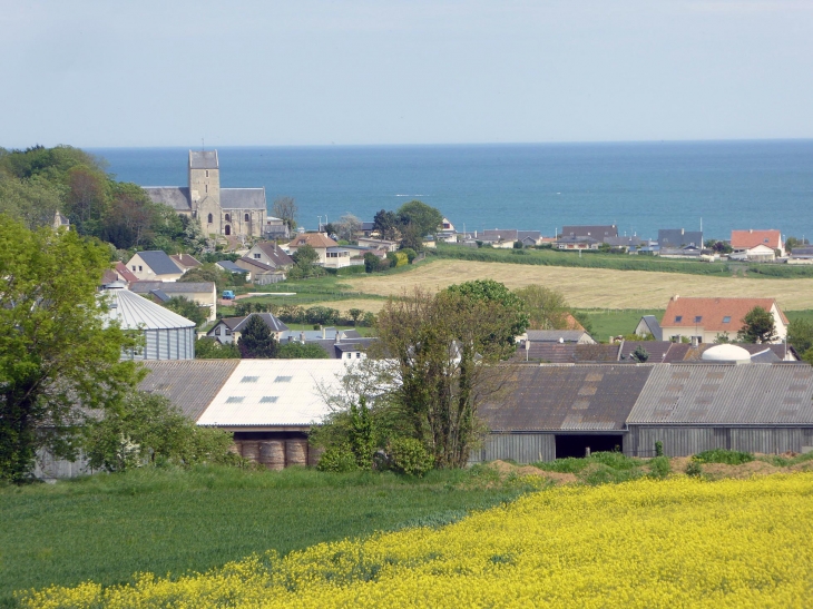 Le village vu des champs - Saint-Côme-de-Fresné