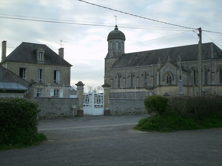 L'église - Saint-Germain-du-Pert