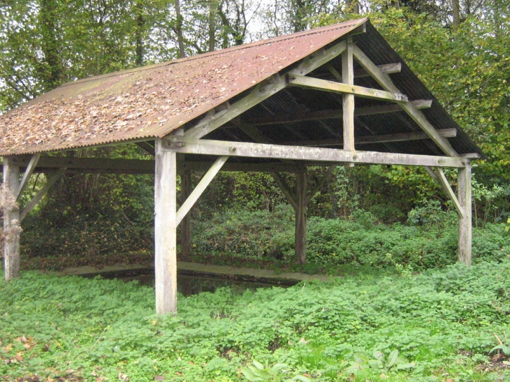 Le lavoir (bourg) - Tournebu