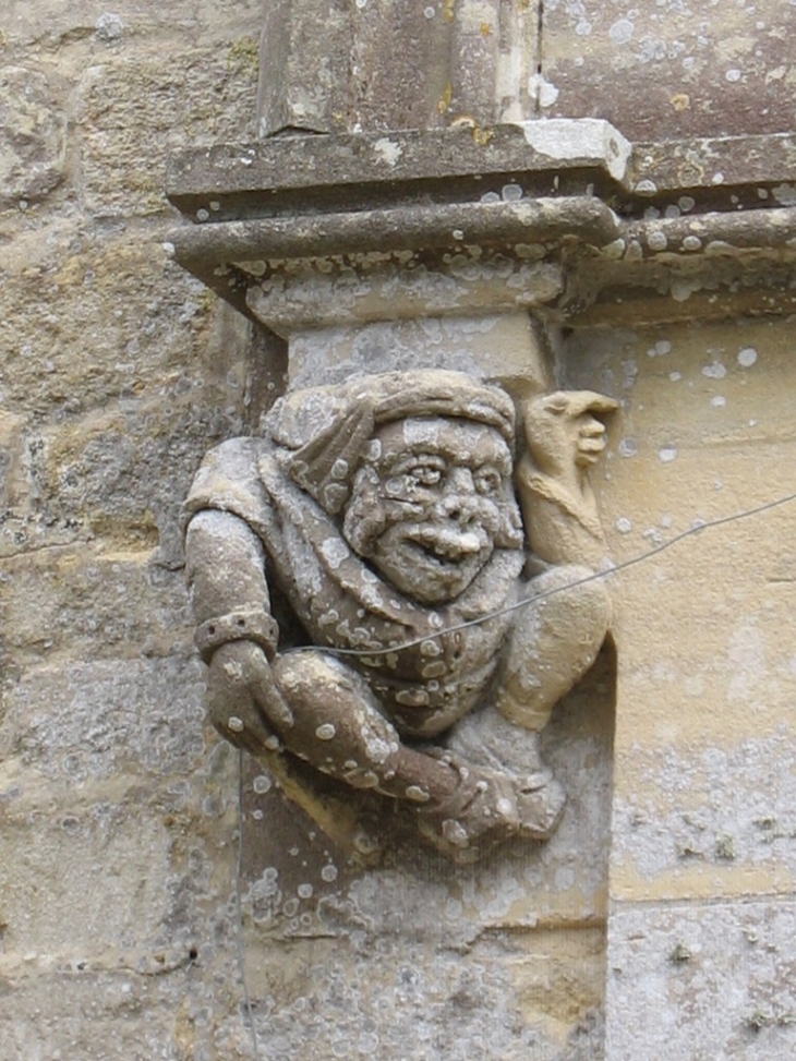 Personnage sur la façade - Tracy-sur-Mer