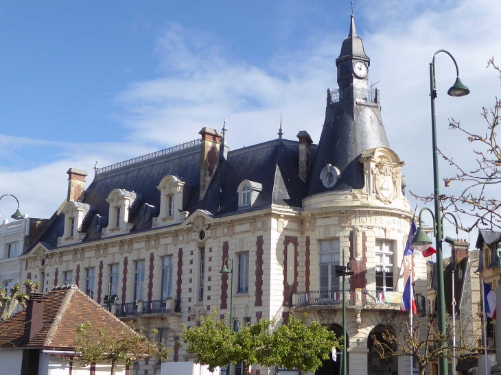 L'hôtel de ville - Trouville-sur-Mer