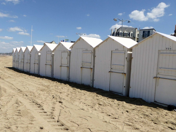 Cabines sur la plage - Villers-sur-Mer