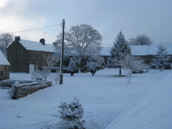La Guéranderie , la ferme sous la neige - Besneville