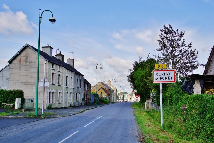 La Commune - Cerisy-la-Forêt