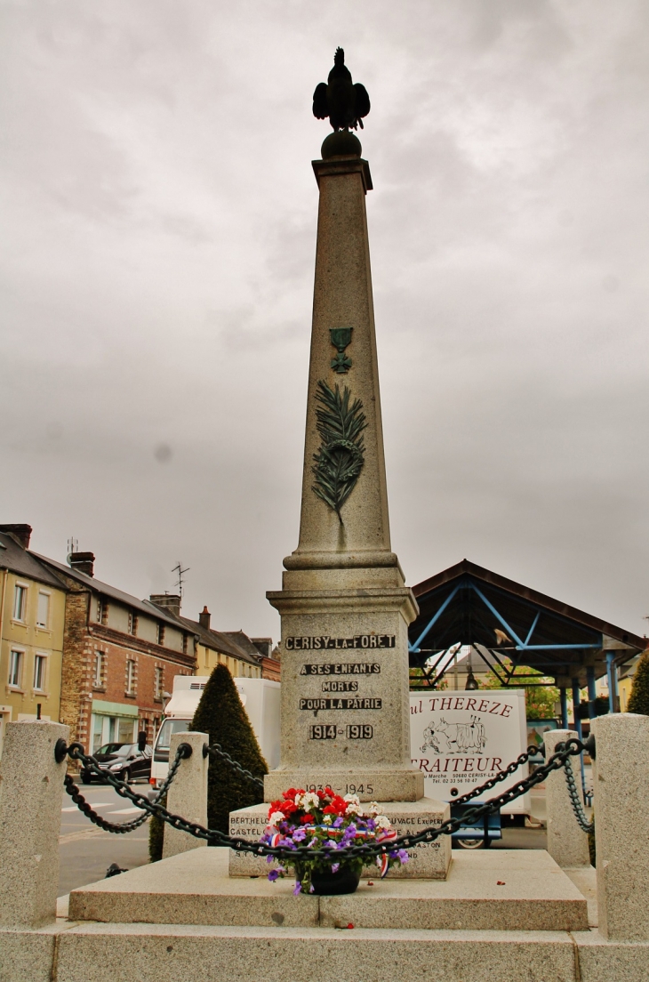 Monument-aux-Morts - Cerisy-la-Forêt