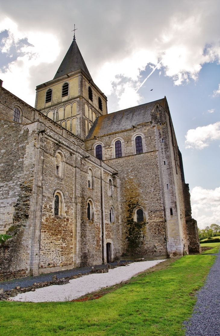 L'Abbaye  - Cerisy-la-Forêt