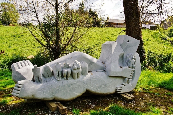 Parc de L'Abbaye ( Sculpture ) - Cerisy-la-Forêt