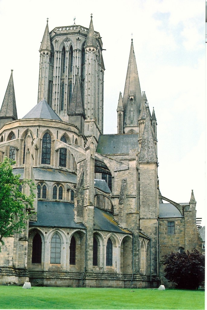 Derrière la cathédrale - Coutances