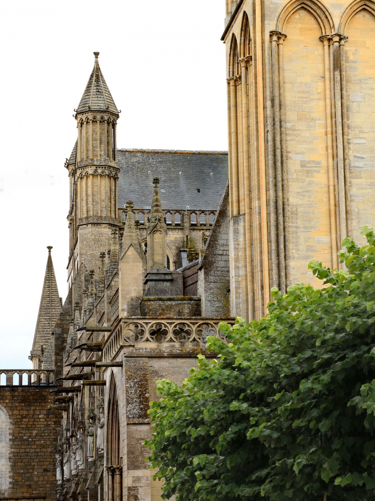 Cathedrale NOTRE DAME de COUTANCES  - BALADESENFRANCE - GUY PEINTURIER