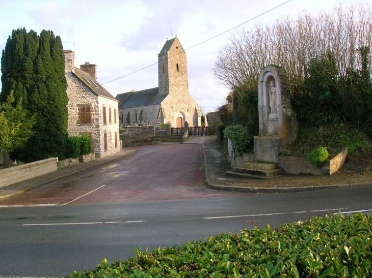 L'Eglise & Statue Ste Vierge - Fierville-les-Mines