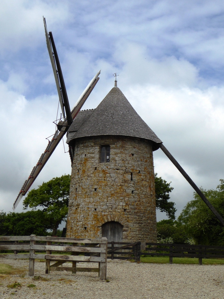 Le moulin - Fierville-les-Mines