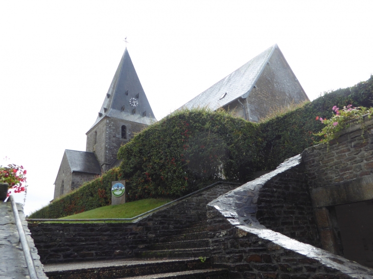 L'église - La Croix-Avranchin