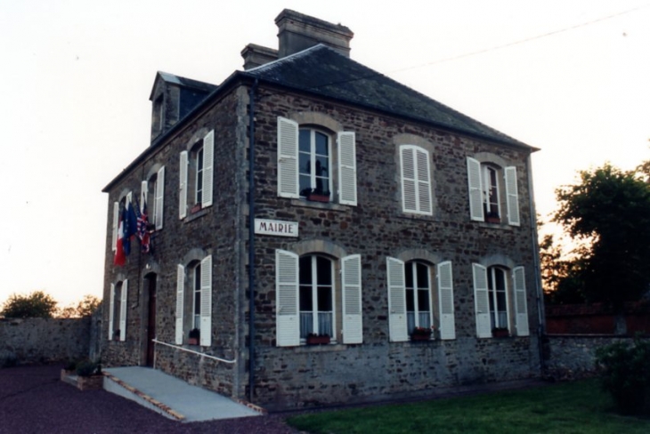 La mairie - Le Hommet-d'Arthenay