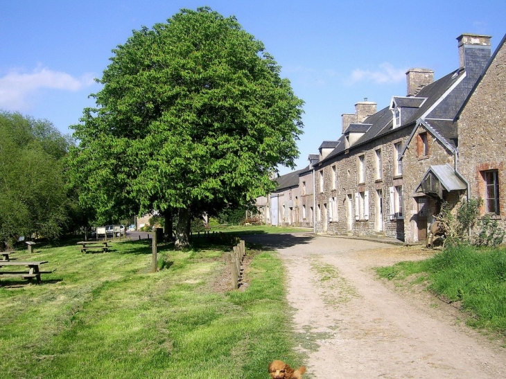 Village de longuerac - Les Moitiers-en-Bauptois