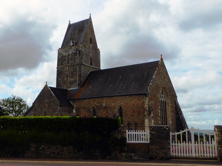 L'église. Le 1er Janvier 2016 les communesBaudreville, Bolleville, Glatigny, La Haye-du-Puits, Mobecq, Montgardon, Saint-Rémy-des-Landes, Saint-Symphorien-le-Valois et Surville  ont fusionné  pour former la nouvelle commune La Haye.