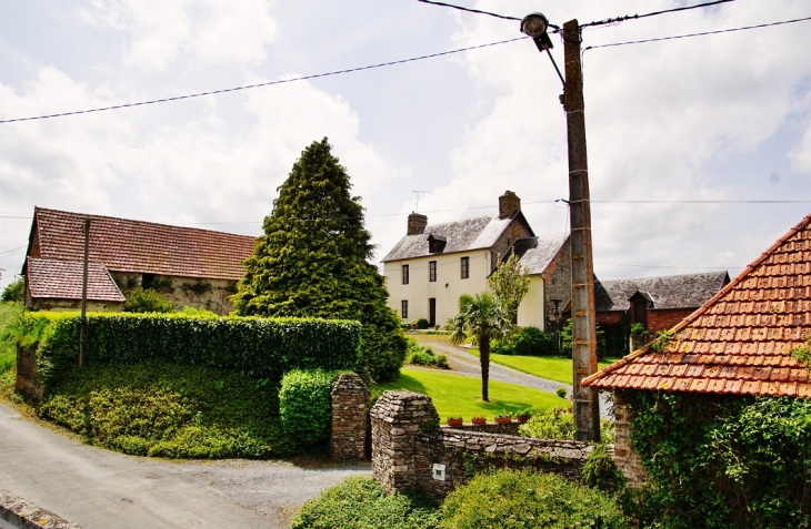 Le Village - Moon-sur-Elle