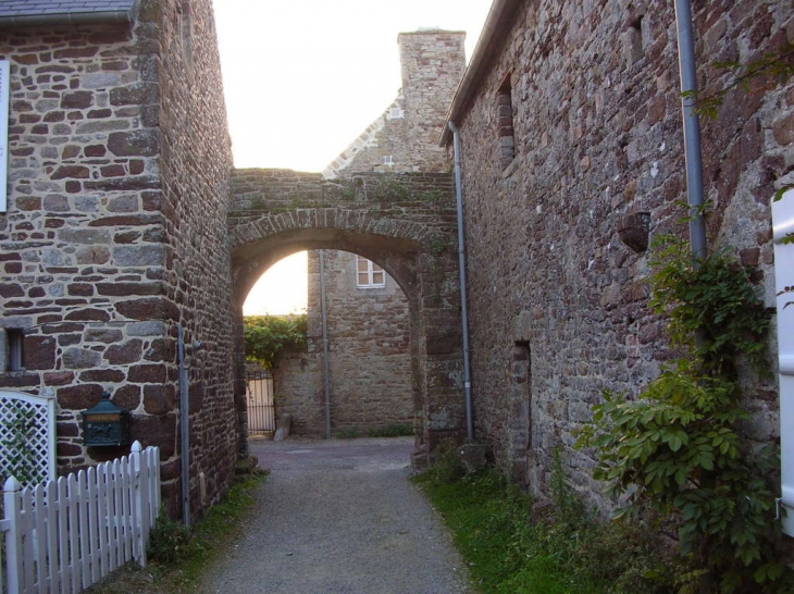 Rue de REGNEVILLE sur MER - Regnéville-sur-Mer