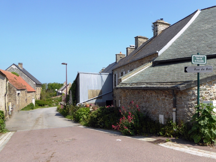 Rue de Ladoucette - Saint-Germain-des-Vaux