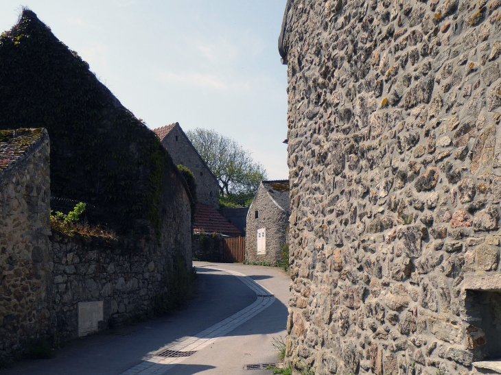 Rue de bas - Saint-Germain-des-Vaux