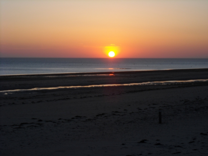 Coucher de soleil sur la mer 30.05.2009 - Saint-Germain-sur-Ay