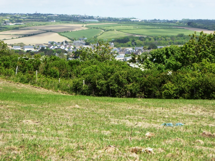 Vue sur le bourg - Surtainville