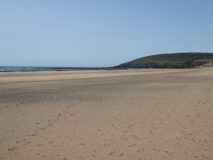 Sur la plage - Surtainville