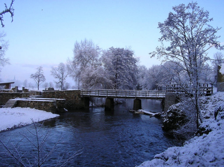 Le pont sur la Sinne au moulin de Sey - Trelly