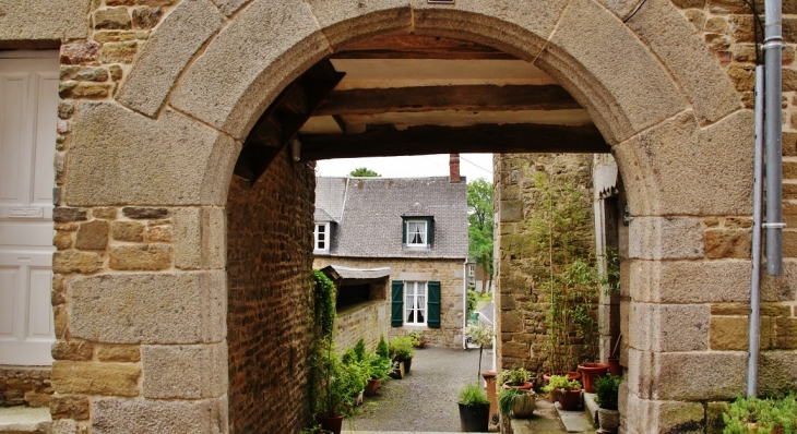  - Villedieu-les-Poêles